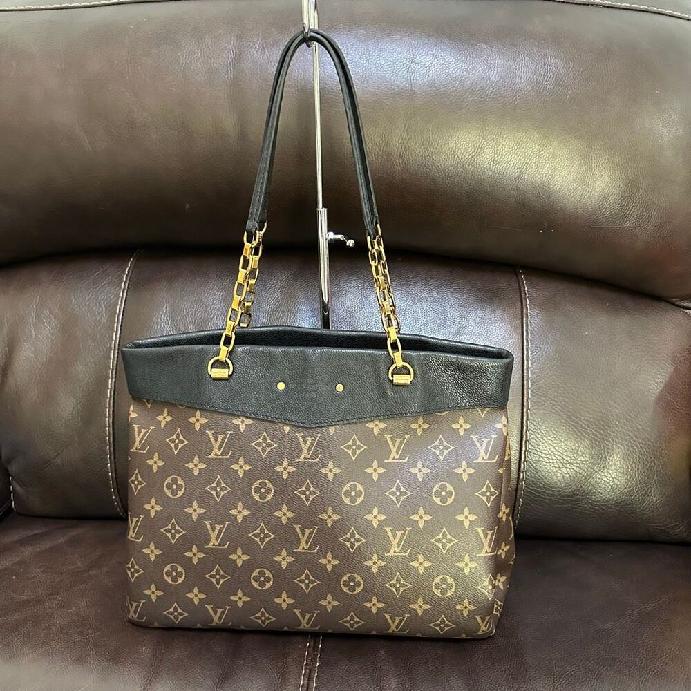Louis Vuitton Pallas Shopper